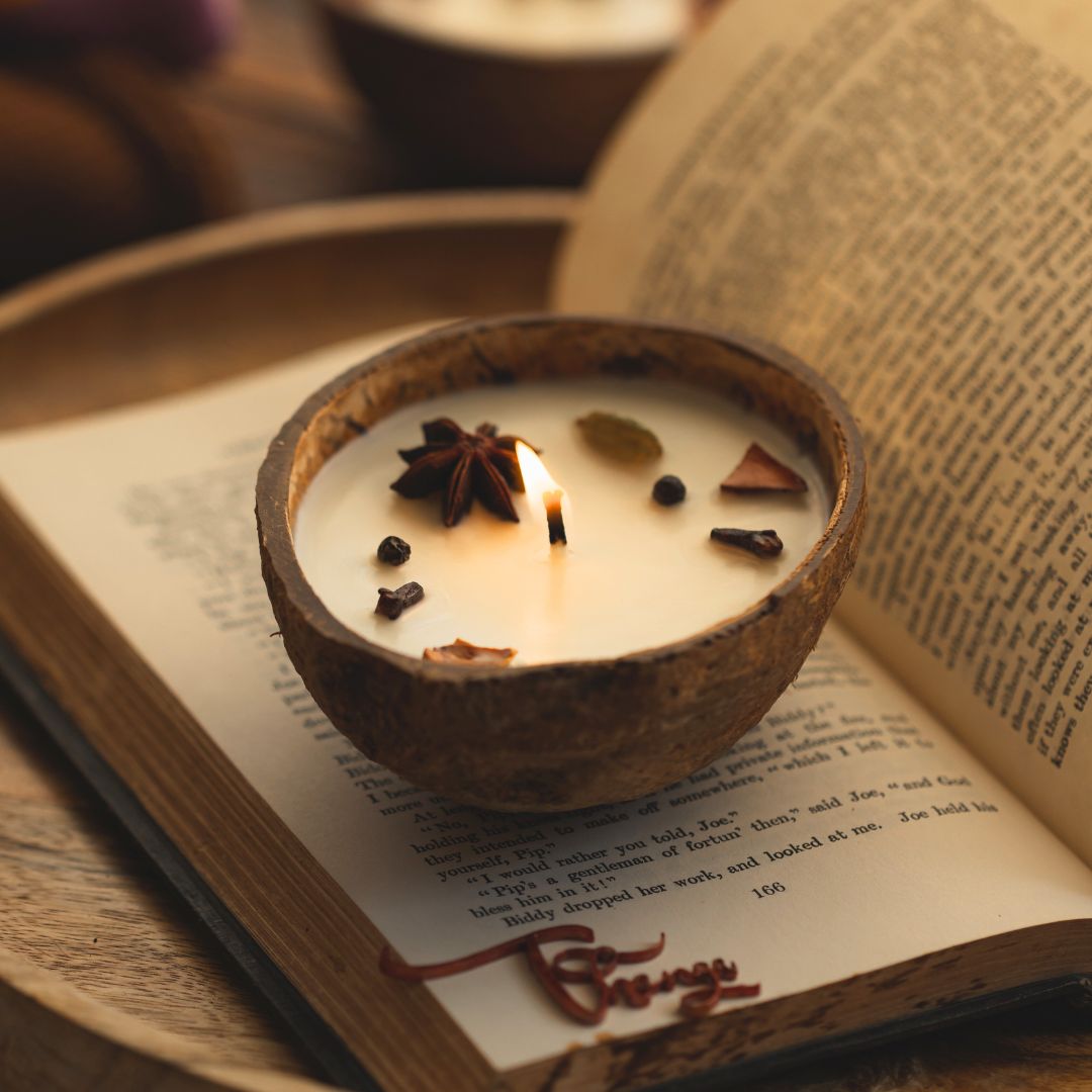 Thenga Eco-Friendly Coconut Spice Candle - Soy Wax