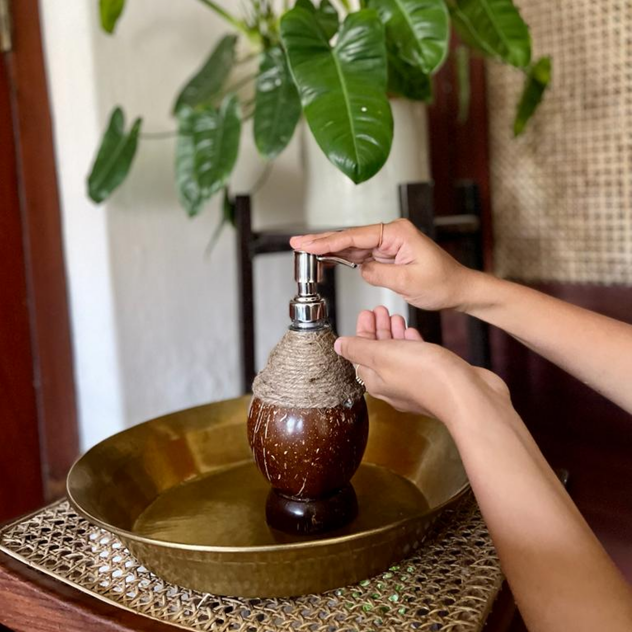 Decorative hand soap dispenser discount